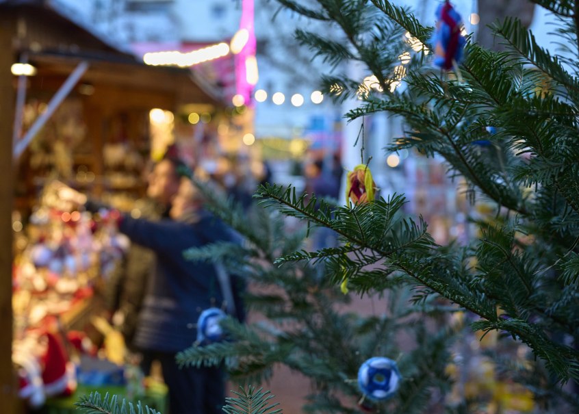 48. M&auml;rchenhafter Fellbacher Weihnachtsmarkt, &copy; Peter D. Hartung +49 711 4204325
post@hartung-photodesign.de