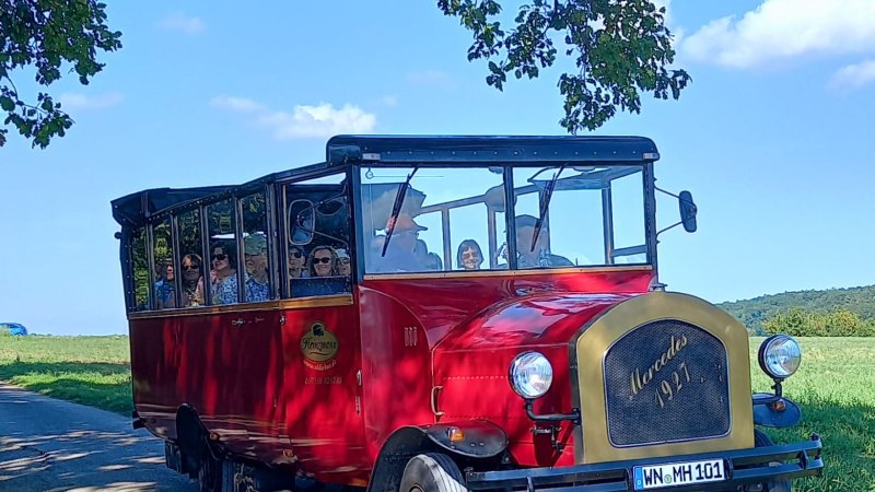 Wein-_und_Genuss_mit_dem_Oldiebus-Foto_Lohfink, &copy; G&uuml;nther Lohfink