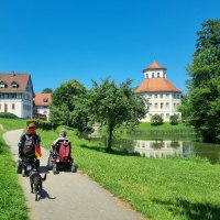 Inklusive Wanderbotschafter:innen - Entschleunigen am Wasserschloss - Barrierefreie Wanderung mit Start in Oppenweiler