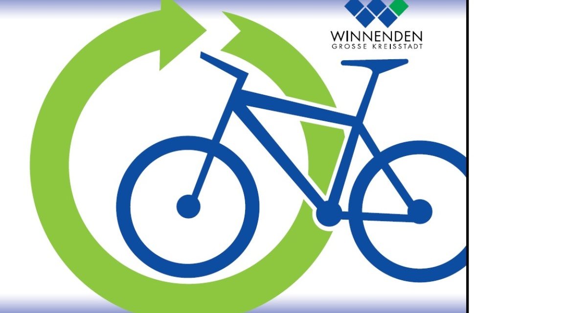 Logo der Radtour Winnenden: Ein blaues Fahrrad mit grünem Pfeil, umgeben von Text 'Radtour Winnenden' und '...durch alle Stadtteile'. Stadtlogo oben rechts., © Winnenden - Stuttgart-Marketing GmbH Logo der Radtour Winnenden: Ein blaues Fahrrad mit grünem Pfeil, umgeben von Text 'Radtour Winnenden' und '...durch alle Stadtteile'. Stadtlogo oben rechts., © Winnenden - Stuttgart-Marketing GmbH