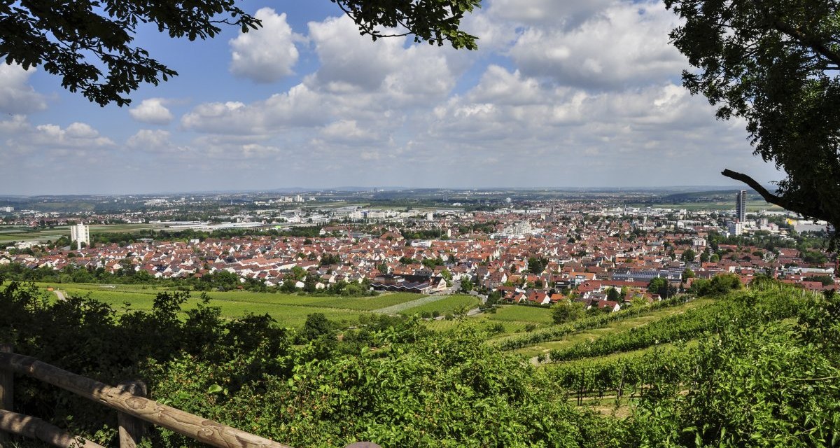 Blick vom Aussichtspunkt Waldschlössle auf Fellbach Blick vom Aussichtspunkt Waldschlössle auf Fellbach