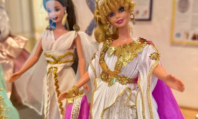 Barbie-Ausstellung 2025, &copy; Staatliche Schl&ouml;sser und G&auml;rten Baden-W&uuml;rttemberg, Finia Sa&szlig;