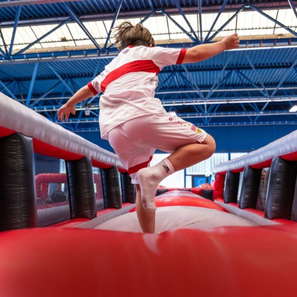 Ninja-Parcours X Kunsteisbahn, &copy; Stadtwerke Ludwigsburg-Kornwestheim GmbH