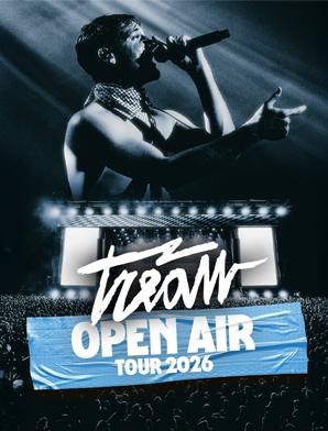 Ein Sänger performt auf einer großen Bühne vor einem begeisterten Publikum. Der Schriftzug 'Tream Open Air Tour 2026' ist prominent zu sehen., © Eventstifter GmbH Ein Sänger performt auf einer großen Bühne vor einem begeisterten Publikum. Der Schriftzug 'Tream Open Air Tour 2026' ist prominent zu sehen., © Eventstifter GmbH
