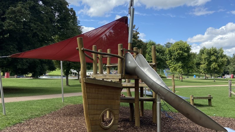 Spielplatz im Freibad Nürtingen, © Stadt Nürtingen, J. Groß Spielplatz im Freibad Nürtingen, © Stadt Nürtingen, J. Groß