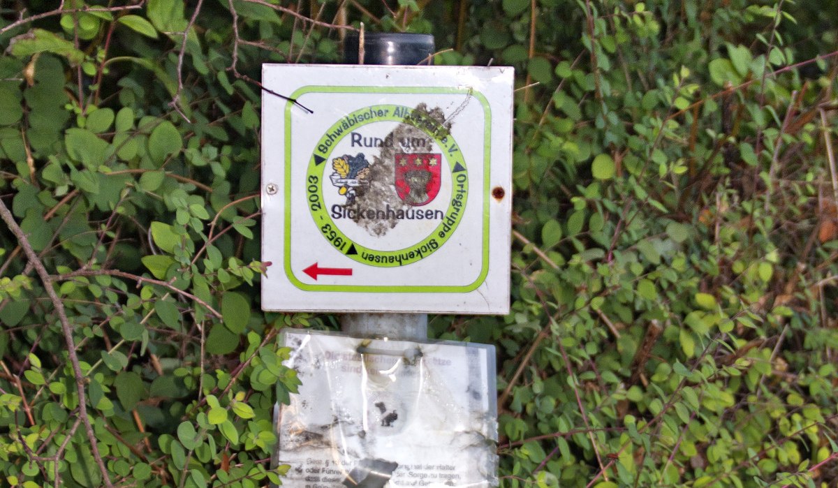 Da geht es entlang zum Rundweg „Rund um Sickenhausen“., © Mythos Schwäbische Alb Da geht es entlang zum Rundweg „Rund um Sickenhausen“., © Mythos Schwäbische Alb