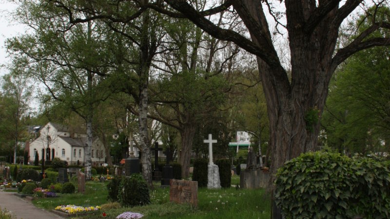 Aussegnungshalle Leonhardsfriedhof, &copy; Touristik und Marketing GmbH Schw&auml;bisch Gm&uuml;nd