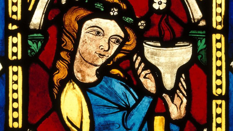 Eine Detailaufnahme eines Glasfensters in der Stadtkirche St. Dionys, © Denkmalschutz