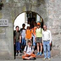 Eingang Römermuseum Mainhardt mit Schulklasse, © Gemeinde Mainhardt Eingang Römermuseum Mainhardt mit Schulklasse, © Gemeinde Mainhardt