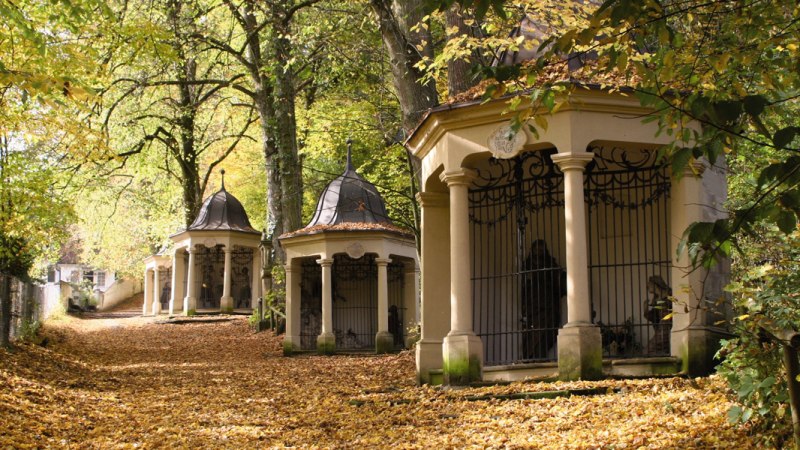 Genussreicher Aufstieg zur Felsenkapelle St. Salvator, © Touristik und Marketing GmbH Schwäbisch Gmünd Genussreicher Aufstieg zur Felsenkapelle St. Salvator, © Touristik und Marketing GmbH Schwäbisch Gmünd