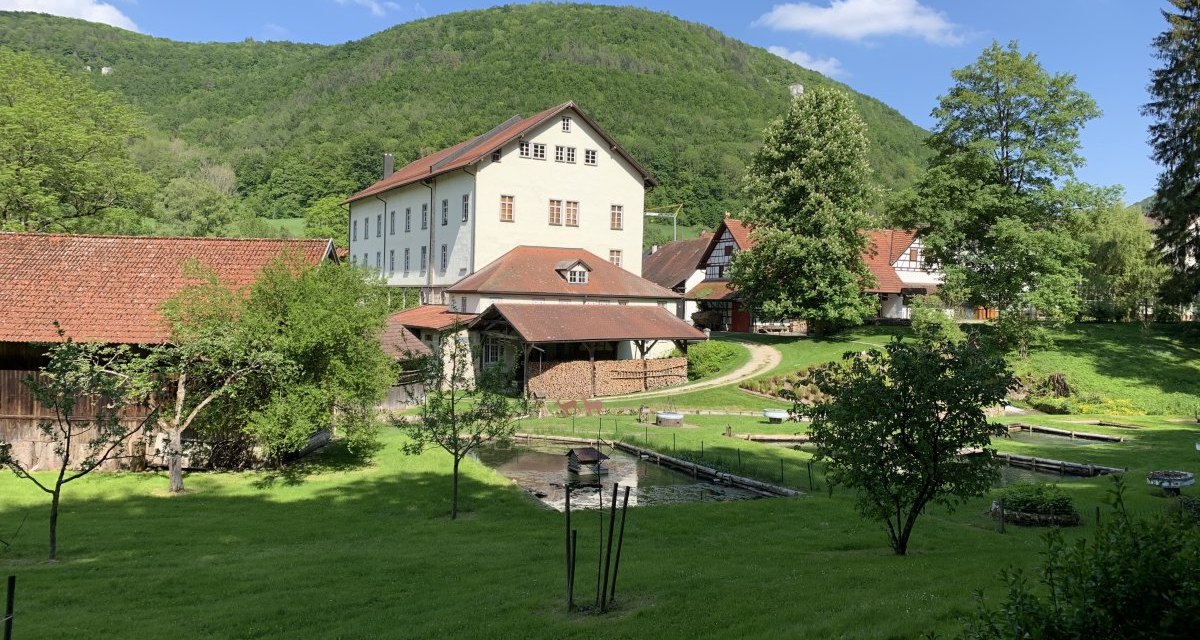 Der Grüne Weg führt an der Künkele Kunstmühle vorbei, © Bad Urach Tourismus Der Grüne Weg führt an der Künkele Kunstmühle vorbei, © Bad Urach Tourismus