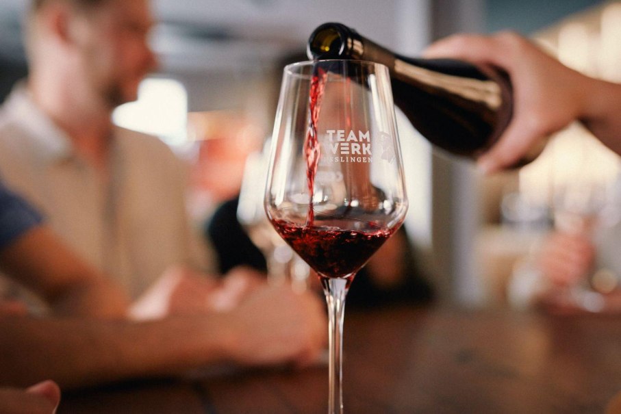 Wine Tasting, &copy; &copy; Peter Bender