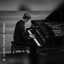 Hommage an Ludovico Einaudi, © links im Bild