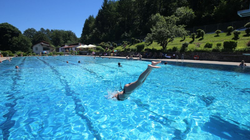 Höhenfreibad Bad Urach, © Bad Urach Tourismus Höhenfreibad Bad Urach, © Bad Urach Tourismus